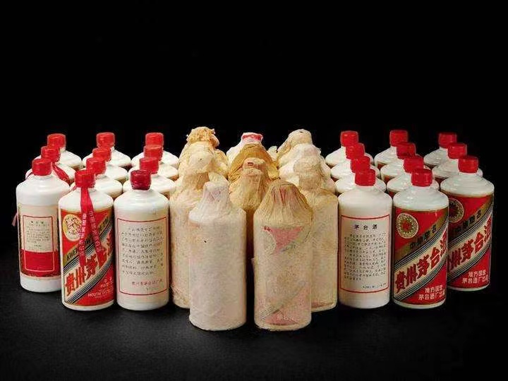 鸠江日照岚山回收酒价格哪里回收(附近上门回收茅台酒）?